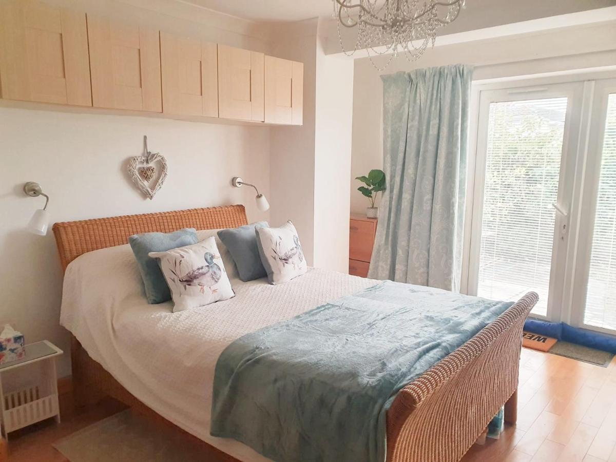 Little Dragons Apartment Пул Екстериор снимка